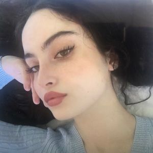 Meet your Posher, Celia